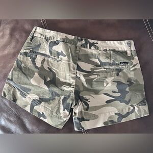 Camo shorts size large